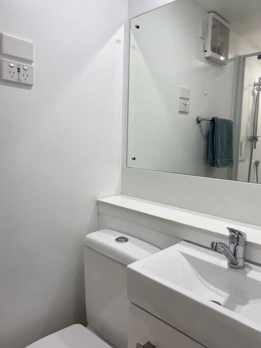Superb Studio Retreat With Spa, Pool & Bbq Access Whanganui Dış mekan fotoğraf