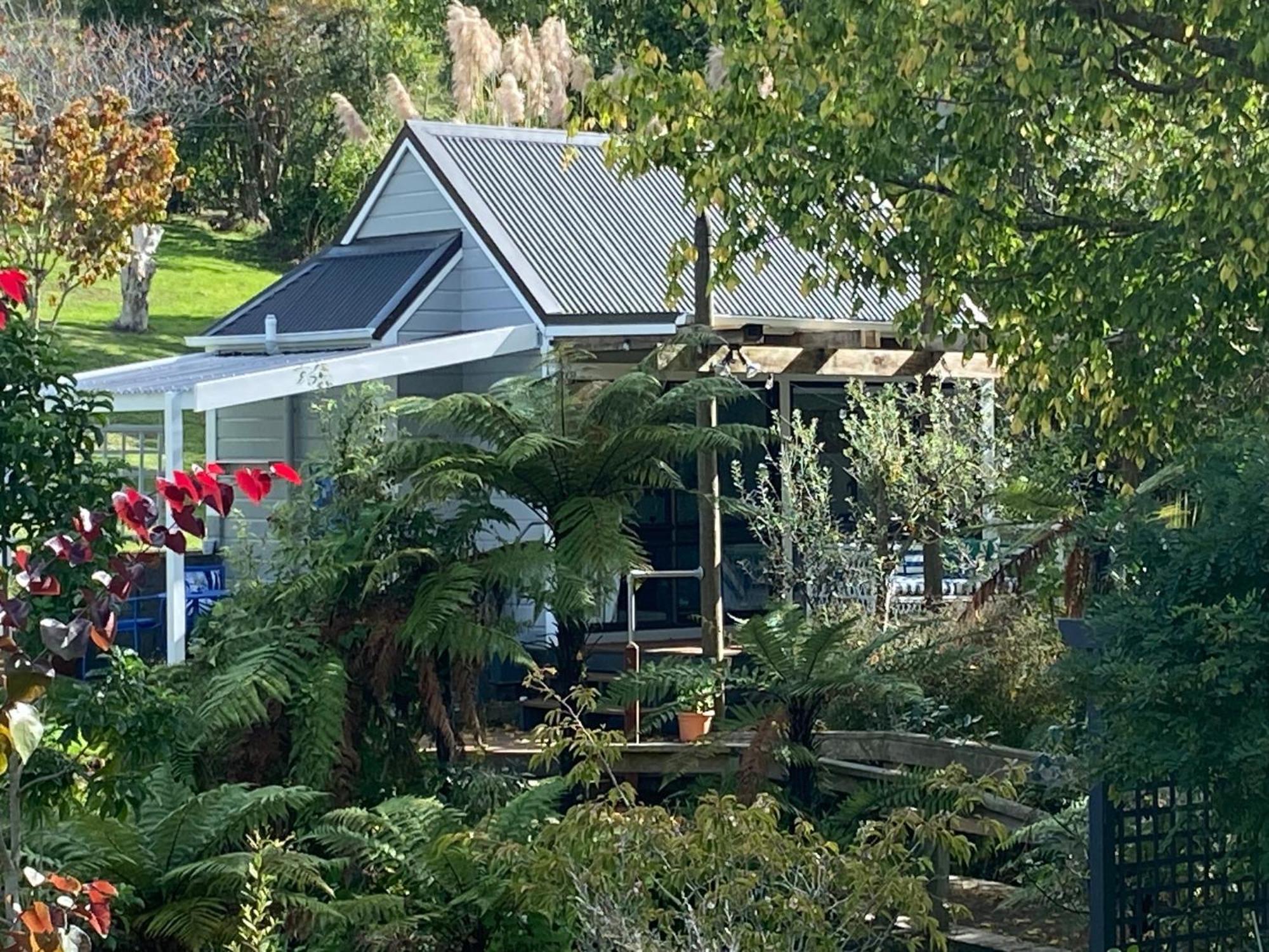 Superb Studio Retreat With Spa, Pool & Bbq Access Whanganui Dış mekan fotoğraf